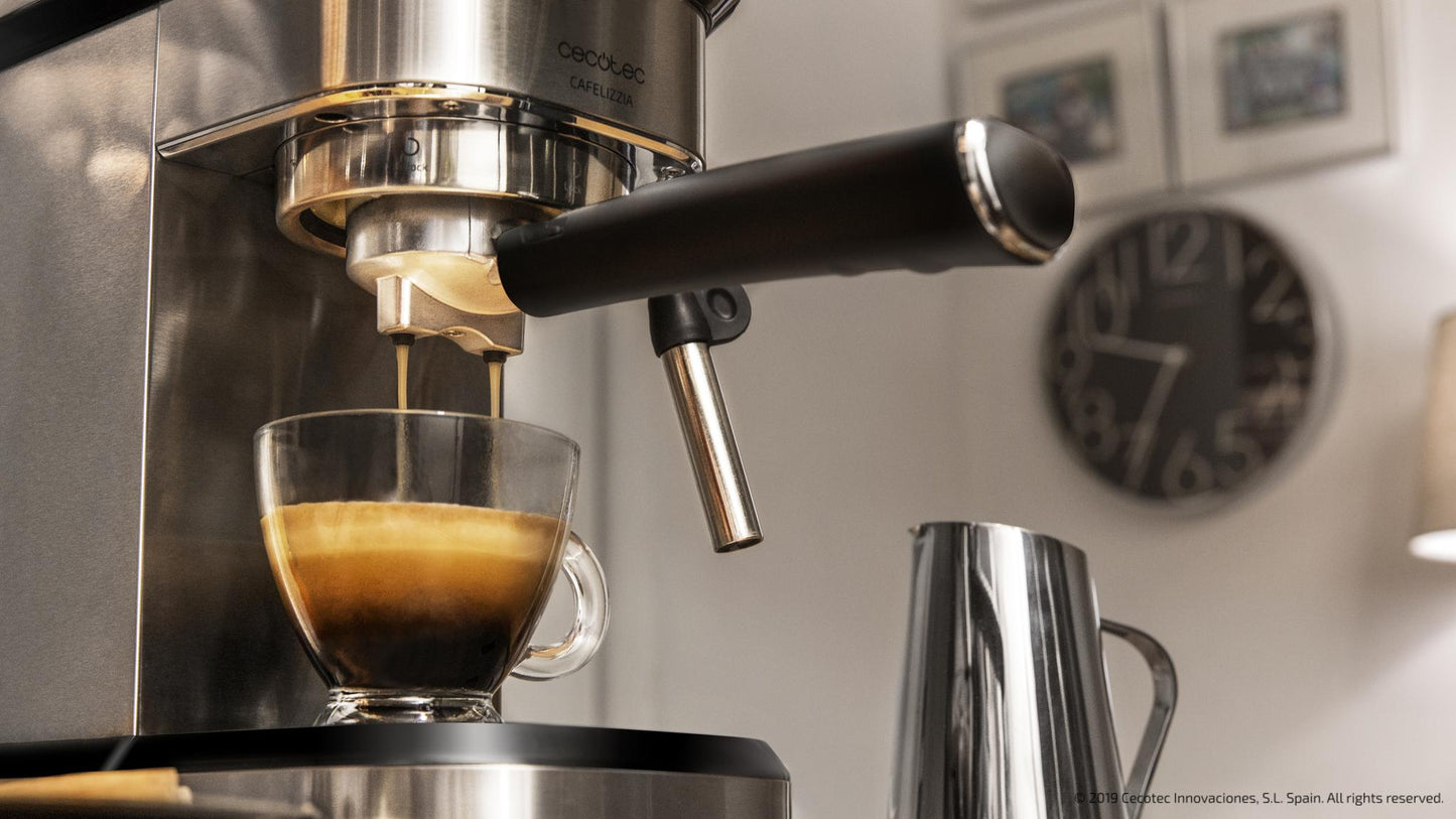 Machine à espresso Cecotec  cafelizzia 20 bars de pression